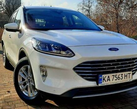 Белый Форд Куга, объемом двигателя 1.5 л и пробегом 59 тыс. км за 22500 $, фото 1 на Automoto.ua