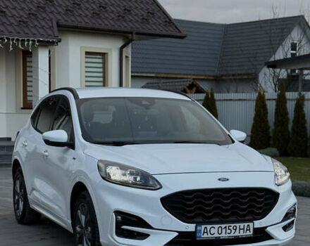 Білий Форд Куга, об'ємом двигуна 1.5 л та пробігом 70 тис. км за 25700 $, фото 1 на Automoto.ua