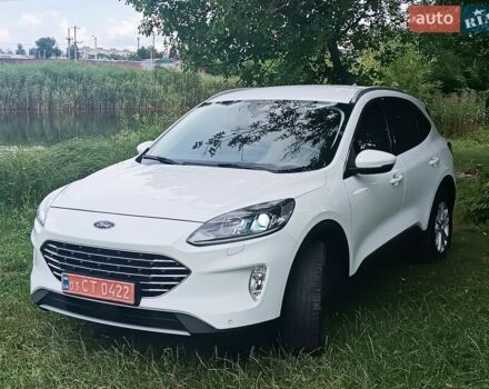 Белый Форд Куга, объемом двигателя 2.49 л и пробегом 222 тыс. км за 18800 $, фото 1 на Automoto.ua