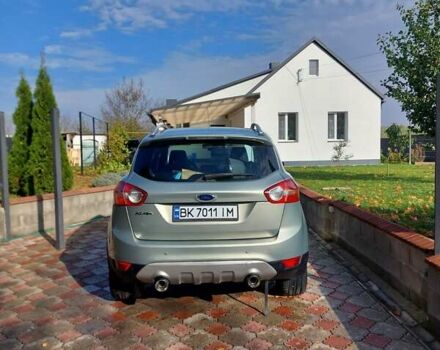 Форд Куга 2010 у Рівному на Automoto.ua Бежевий Форд Куга, об'ємом двигуна 2.52 л та пробігом 94 тис. км за 9900 $, фото 4 на Automoto.ua