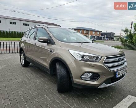 Бежевий Форд Куга, об'ємом двигуна 1.5 л та пробігом 142 тис. км за 18200 $, фото 2 на Automoto.ua