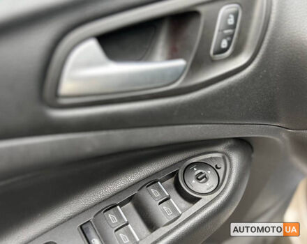 Бежевый Форд Куга, объемом двигателя 1.5 л и пробегом 62 тыс. км за 19299 $, фото 7 на Automoto.ua