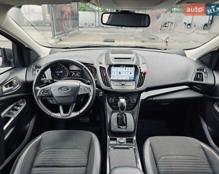 Бежевий Форд Куга, об'ємом двигуна 1.5 л та пробігом 142 тис. км за 18200 $, фото 8 на Automoto.ua