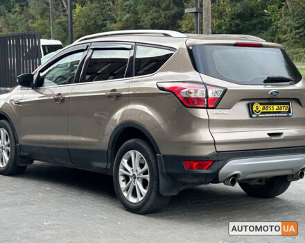 Бежевый Форд Куга, объемом двигателя 1.5 л и пробегом 62 тыс. км за 19299 $, фото 3 на Automoto.ua