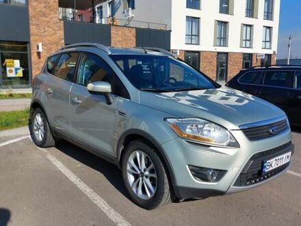 Форд Куга 2010 в Ровно на Automoto.ua Бежевый Форд Куга, объемом двигателя 2.52 л и пробегом 94 тыс. км за 9900 $, фото 1 на Automoto.ua