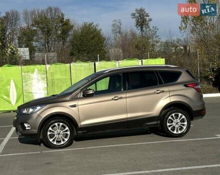 Бежевый Форд Куга, объемом двигателя 2 л и пробегом 75 тыс. км за 25500 $, фото 1 на Automoto.ua