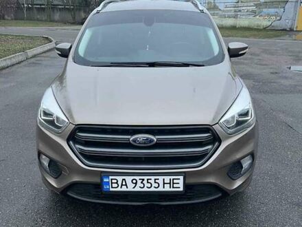 Форд Куга 2019 в Александрие на Automoto.ua Бежевый Форд Куга, объемом двигателя 1.5 л и пробегом 137 тыс. км за 17000 $, фото 1 на Automoto.ua