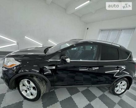Черный Форд Куга, объемом двигателя 2 л и пробегом 213 тыс. км за 10699 $, фото 93 на Automoto.ua