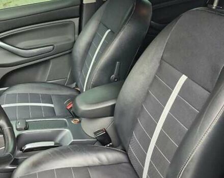 Черный Форд Куга, объемом двигателя 2 л и пробегом 329 тыс. км за 10200 $, фото 18 на Automoto.ua