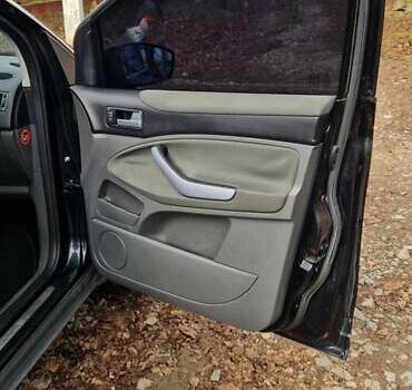 Чорний Форд Куга, об'ємом двигуна 2 л та пробігом 169 тис. км за 10300 $, фото 4 на Automoto.ua