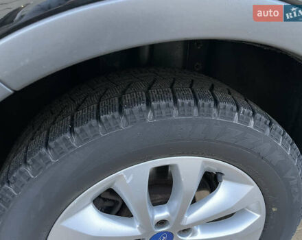 Черный Форд Куга, объемом двигателя 2.5 л и пробегом 216 тыс. км за 10500 $, фото 52 на Automoto.ua