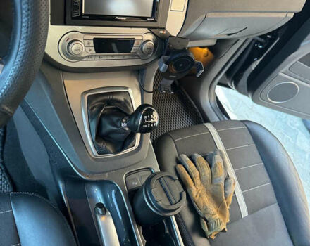 Черный Форд Куга, объемом двигателя 2 л и пробегом 220 тыс. км за 9700 $, фото 12 на Automoto.ua