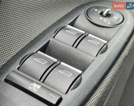 Черный Форд Куга, объемом двигателя 2 л и пробегом 224 тыс. км за 11300 $, фото 24 на Automoto.ua