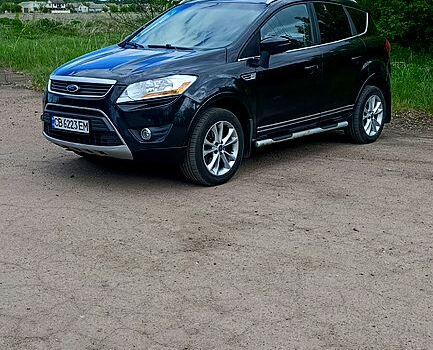 Чорний Форд Куга, об'ємом двигуна 2 л та пробігом 204 тис. км за 9800 $, фото 2 на Automoto.ua