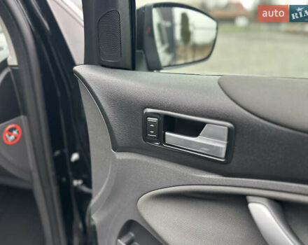 Чорний Форд Куга, об'ємом двигуна 2 л та пробігом 155 тис. км за 12500 $, фото 61 на Automoto.ua