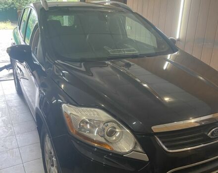 Черный Форд Куга, объемом двигателя 2 л и пробегом 221 тыс. км за 9500 $, фото 1 на Automoto.ua