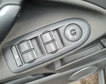 Черный Форд Куга, объемом двигателя 2 л и пробегом 191 тыс. км за 11200 $, фото 4 на Automoto.ua