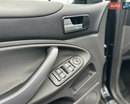 Чорний Форд Куга, об'ємом двигуна 2 л та пробігом 155 тис. км за 12500 $, фото 36 на Automoto.ua