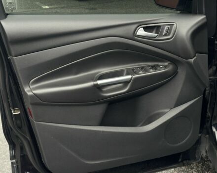 Черный Форд Куга, объемом двигателя 2 л и пробегом 155 тыс. км за 14500 $, фото 17 на Automoto.ua