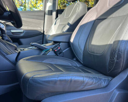 Черный Форд Куга, объемом двигателя 2 л и пробегом 217 тыс. км за 16999 $, фото 31 на Automoto.ua