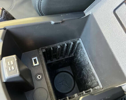 Черный Форд Куга, объемом двигателя 2 л и пробегом 217 тыс. км за 16999 $, фото 28 на Automoto.ua