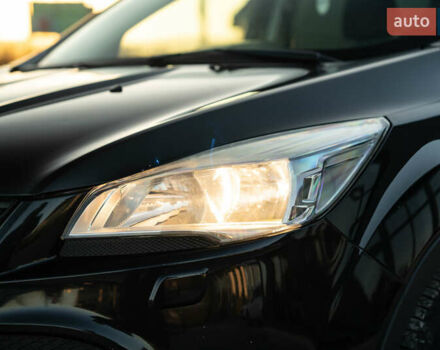 Черный Форд Куга, объемом двигателя 2 л и пробегом 229 тыс. км за 12800 $, фото 11 на Automoto.ua