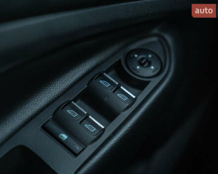 Черный Форд Куга, объемом двигателя 2 л и пробегом 229 тыс. км за 12800 $, фото 14 на Automoto.ua