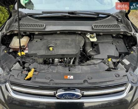 Черный Форд Куга, объемом двигателя 2 л и пробегом 221 тыс. км за 9999 $, фото 2 на Automoto.ua