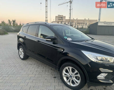 Черный Форд Куга, объемом двигателя 1.5 л и пробегом 78 тыс. км за 15300 $, фото 6 на Automoto.ua