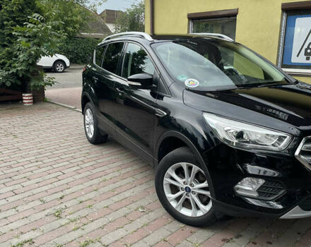 Черный Форд Куга, объемом двигателя 1.5 л и пробегом 78 тыс. км за 15300 $, фото 3 на Automoto.ua