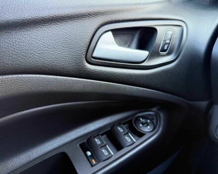 Черный Форд Куга, объемом двигателя 1.5 л и пробегом 103 тыс. км за 9499 $, фото 12 на Automoto.ua