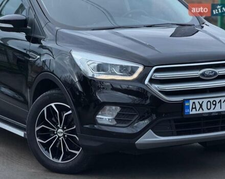 Черный Форд Куга, объемом двигателя 2 л и пробегом 222 тыс. км за 17200 $, фото 5 на Automoto.ua