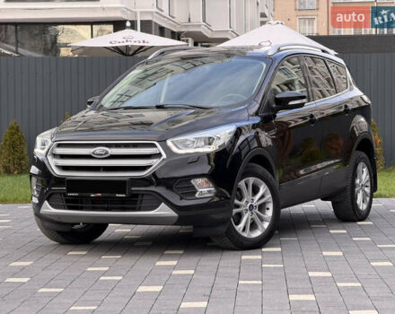 Чорний Форд Куга, об'ємом двигуна 1.5 л та пробігом 188 тис. км за 16500 $, фото 1 на Automoto.ua