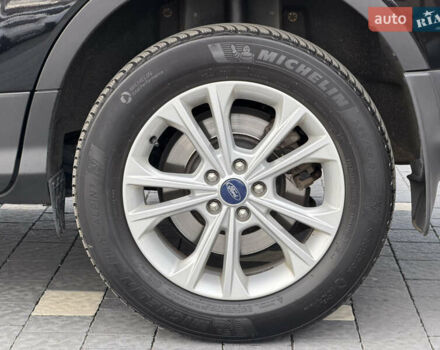 Чорний Форд Куга, об'ємом двигуна 1.5 л та пробігом 188 тис. км за 16500 $, фото 5 на Automoto.ua