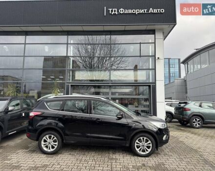 Черный Форд Куга, объемом двигателя 2 л и пробегом 48 тыс. км за 21999 $, фото 2 на Automoto.ua