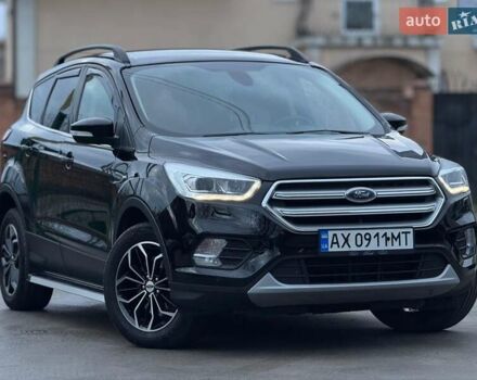 Черный Форд Куга, объемом двигателя 2 л и пробегом 222 тыс. км за 17200 $, фото 2 на Automoto.ua