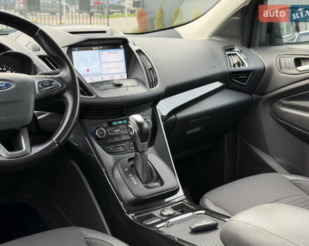 Чорний Форд Куга, об'ємом двигуна 1.5 л та пробігом 188 тис. км за 16500 $, фото 45 на Automoto.ua