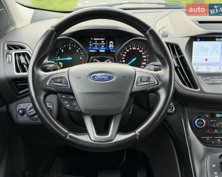 Чорний Форд Куга, об'ємом двигуна 1.5 л та пробігом 188 тис. км за 16500 $, фото 43 на Automoto.ua