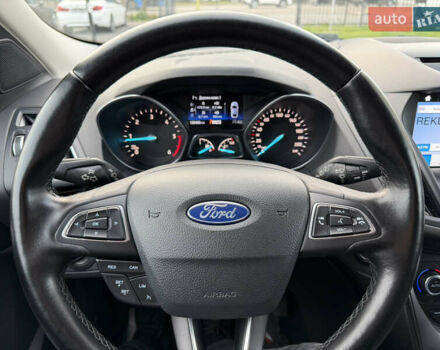 Чорний Форд Куга, об'ємом двигуна 1.5 л та пробігом 188 тис. км за 16500 $, фото 56 на Automoto.ua