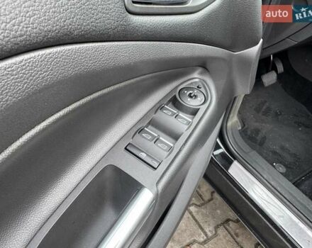 Черный Форд Куга, объемом двигателя 2 л и пробегом 48 тыс. км за 21999 $, фото 7 на Automoto.ua