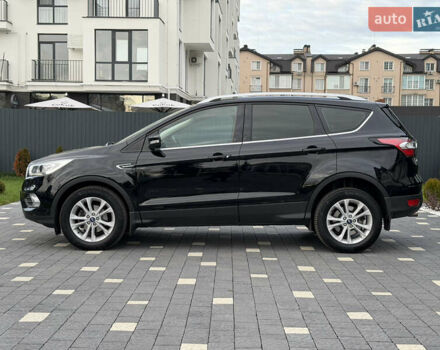 Чорний Форд Куга, об'ємом двигуна 1.5 л та пробігом 188 тис. км за 16500 $, фото 3 на Automoto.ua