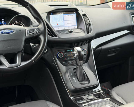 Чорний Форд Куга, об'ємом двигуна 1.5 л та пробігом 188 тис. км за 16500 $, фото 46 на Automoto.ua