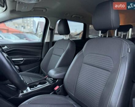 Черный Форд Куга, объемом двигателя 2 л и пробегом 222 тыс. км за 17200 $, фото 27 на Automoto.ua