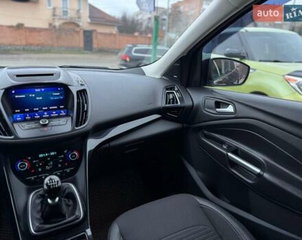 Черный Форд Куга, объемом двигателя 2 л и пробегом 222 тыс. км за 17200 $, фото 18 на Automoto.ua