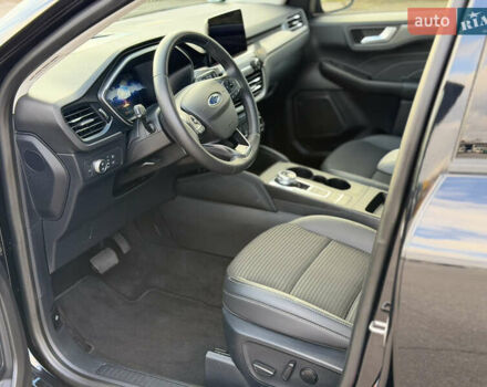 Черный Форд Куга, объемом двигателя 1.5 л и пробегом 180 тыс. км за 20500 $, фото 23 на Automoto.ua