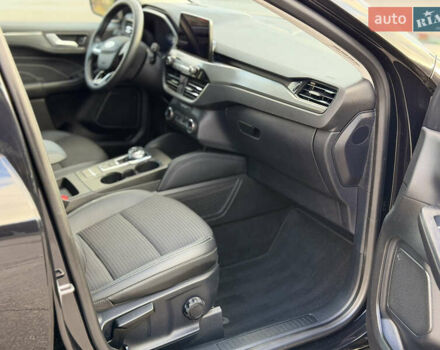 Черный Форд Куга, объемом двигателя 1.5 л и пробегом 180 тыс. км за 20500 $, фото 22 на Automoto.ua