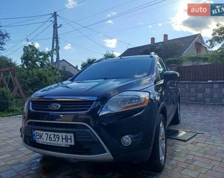 Черный Форд Куга, объемом двигателя 2 л и пробегом 235 тыс. км за 11000 $, фото 1 на Automoto.ua