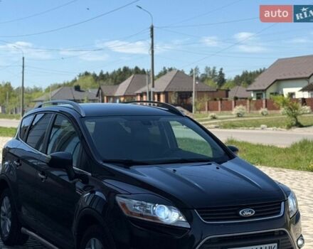 Черный Форд Куга, объемом двигателя 2 л и пробегом 254 тыс. км за 9800 $, фото 1 на Automoto.ua