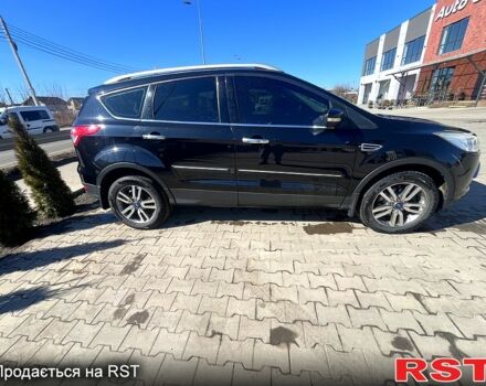 Черный Форд Куга, объемом двигателя 2 л и пробегом 198 тыс. км за 11400 $, фото 1 на Automoto.ua