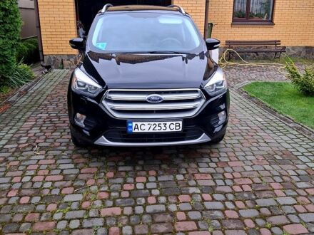 Форд Куга 2017 в Луцке на Automoto.ua Черный Форд Куга, объемом двигателя 2 л и пробегом 131 тыс. км за 19370 $, фото 1 на Automoto.ua